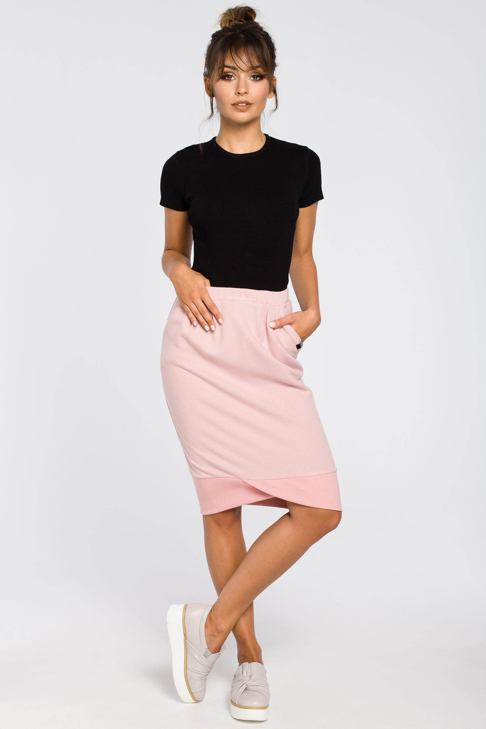 B049 SKIRT WITH PLEAT AT THE BOTTOM – BeWear